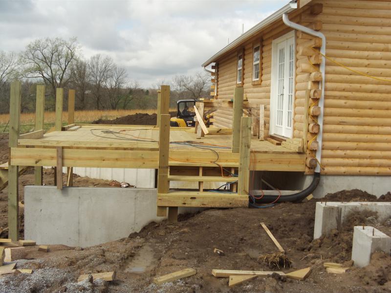 side stairs next to the mud room